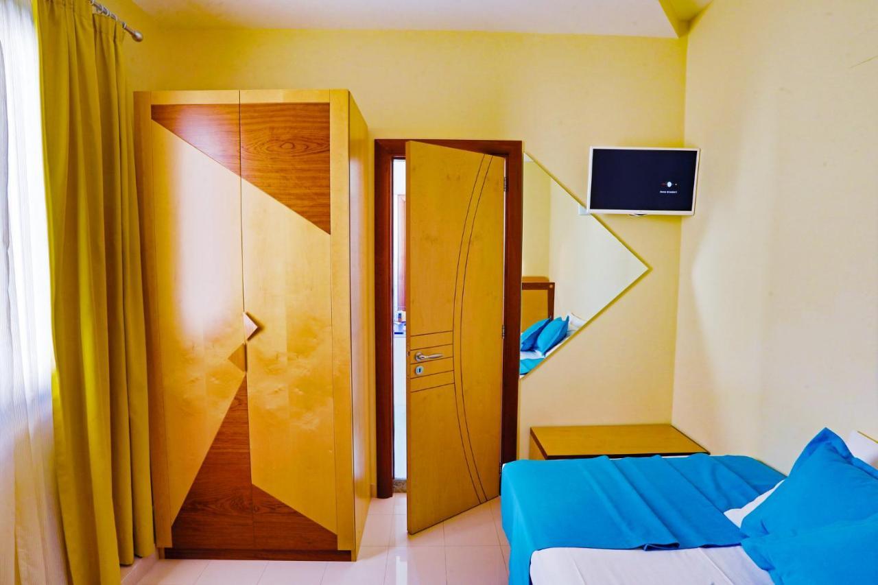 Piccadilly Rooms Restaurant And Beach Santa Maria al Bagno Luaran gambar