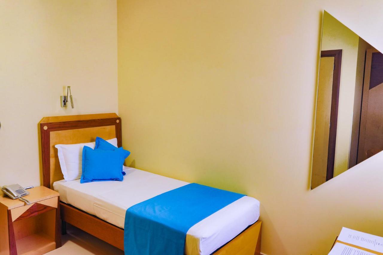 Piccadilly Rooms Restaurant And Beach Santa Maria al Bagno Luaran gambar