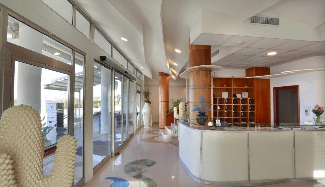 Piccadilly Rooms Restaurant And Beach Santa Maria al Bagno Luaran gambar