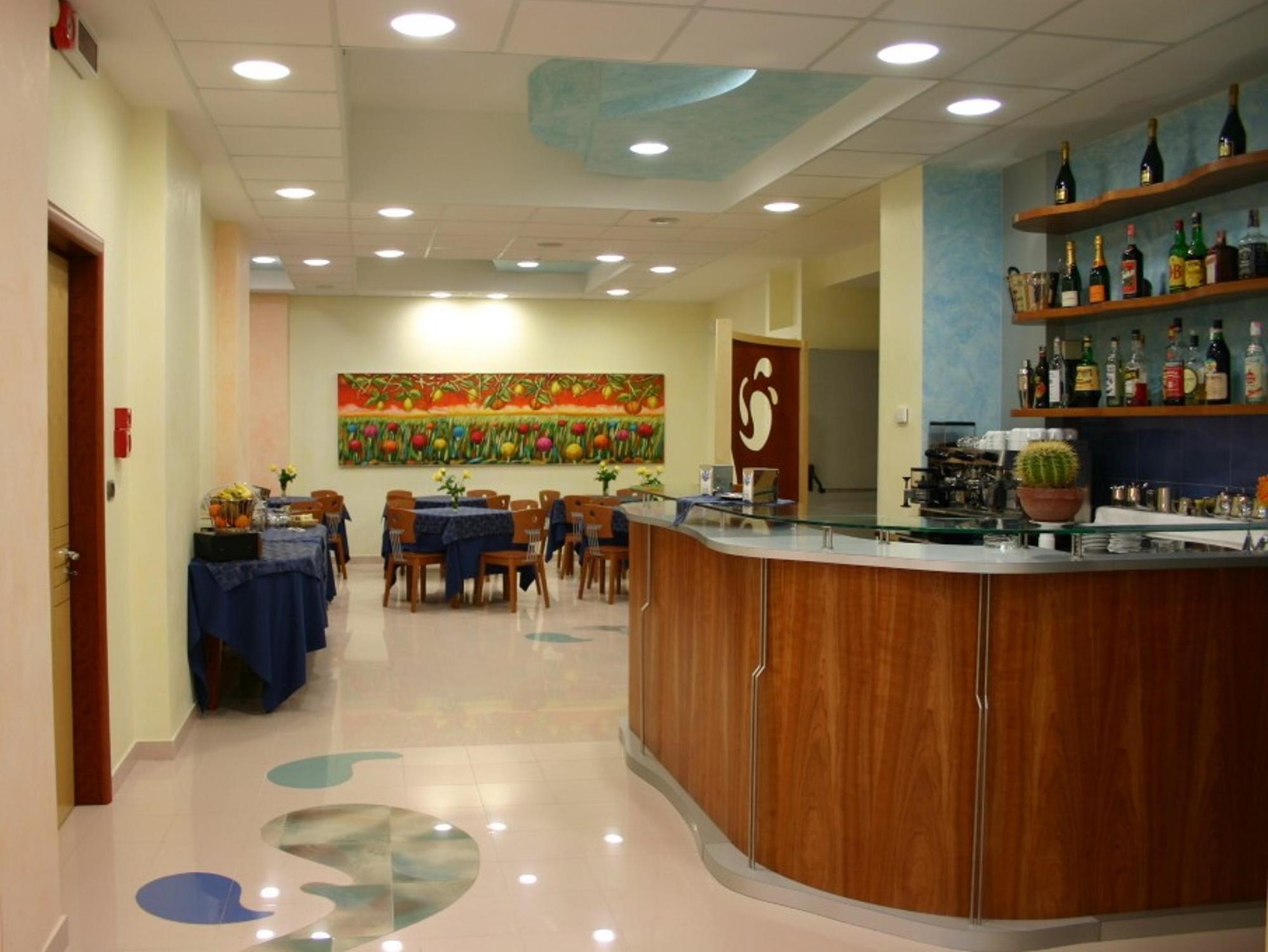 Piccadilly Rooms Restaurant And Beach Santa Maria al Bagno Luaran gambar