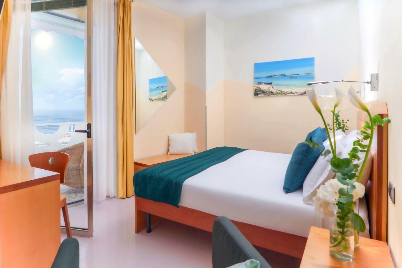 Piccadilly Rooms Restaurant And Beach Santa Maria al Bagno Luaran gambar